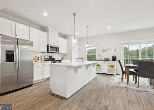 Property at 103 Crest Ct, Stafford, VA 22554, 3 beds, 2.5 baths