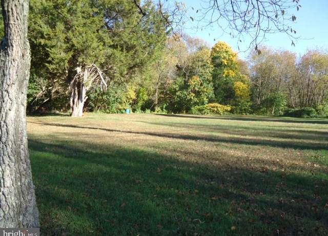 Property at 752 Yorketown Rd, Pilesgrove, NJ 08098