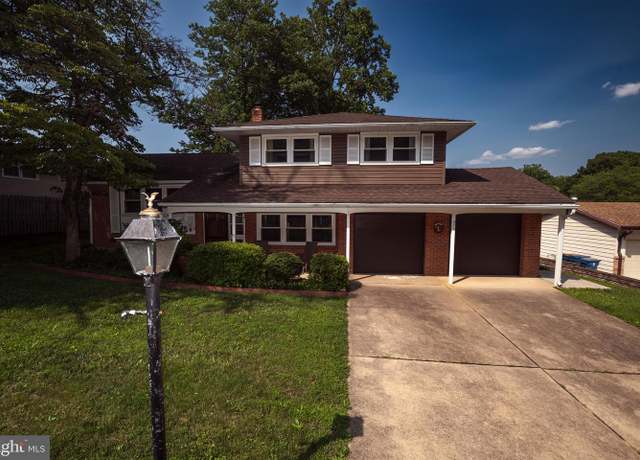 Property at 230 Aronimink Dr, Newark, DE 19711, 4 beds, 2.5 baths