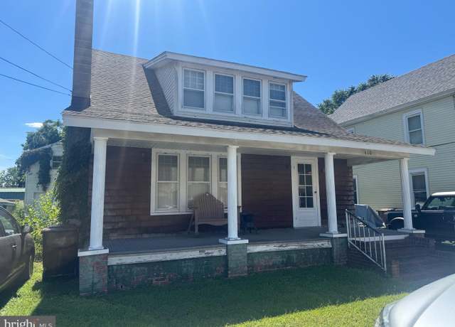 Property at 400 Robbins St, Cambridge, MD 21613, 3 beds, 2 baths