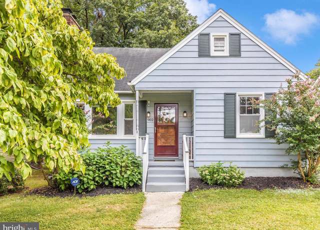 Property at 902 Chestnut St, Frederick, MD 21703, 4 beds, 3 baths