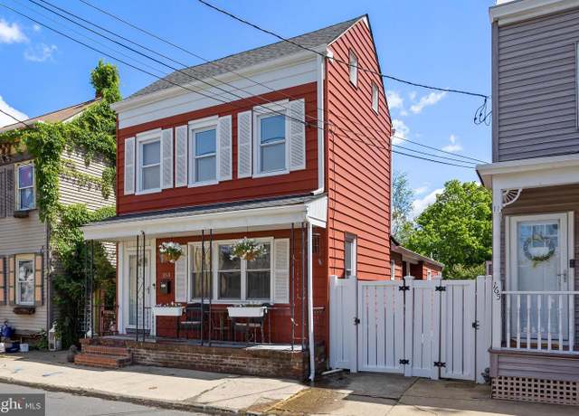 Property at 163 2nd St, Bordentown, NJ 08505, 3 beds, 2 baths