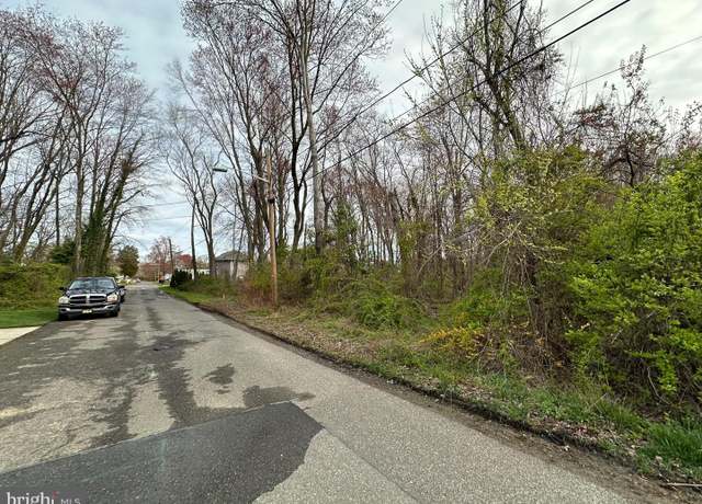 Property at 910 New Jersey Ave, Woodbury, NJ 08096