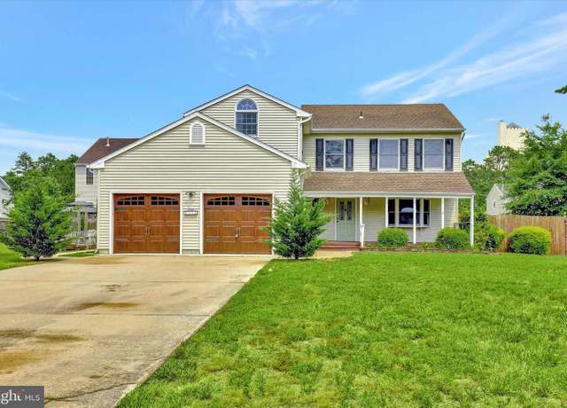 Property at 353 Livingston Ave, Bayville, NJ 08721, 4 beds, 2.5 baths