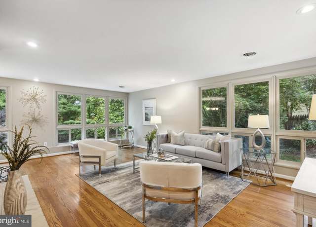 Property at 3416 Country Hill Dr, Fairfax, VA 22030, 4 beds, 2.5 baths