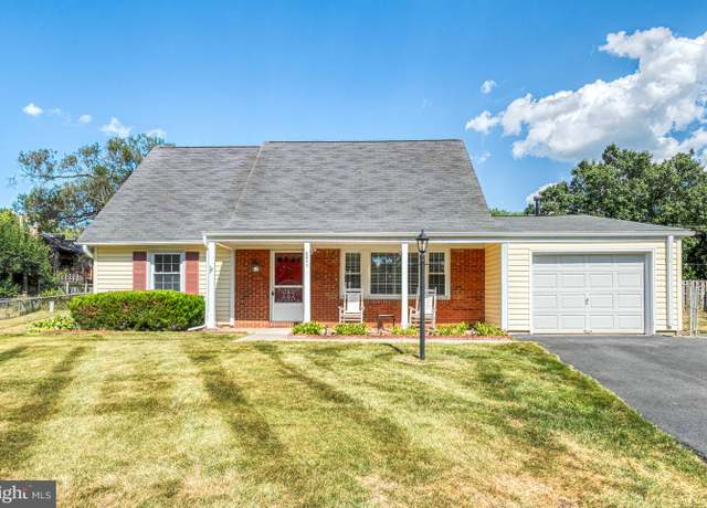Property at 4211 Maintree Ct, Fairfax, VA 22033, 4 beds, 2 baths