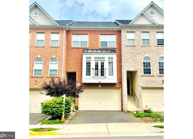 Property at 4519 Billingham St, Fairfax, VA 22030, 3 beds, 3 baths