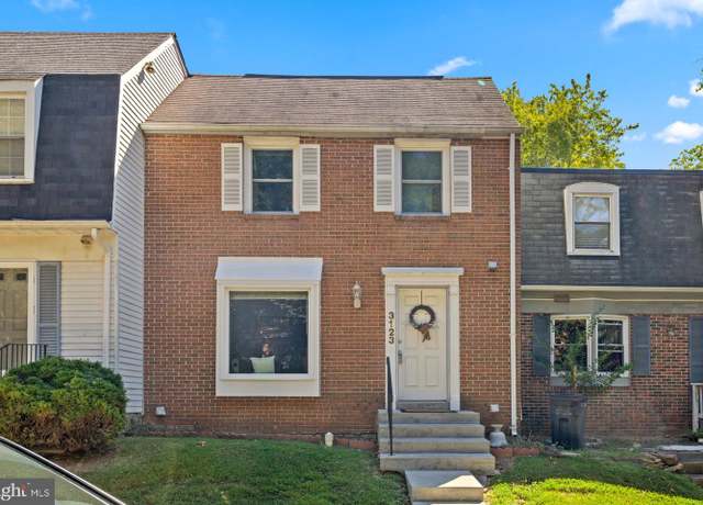 Property at 3123 Pebble Hill Ln, Fairfax, VA 22031, 3 beds, 2.5 baths
