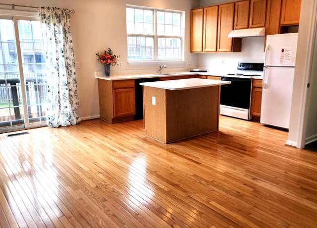 Property at 4535 Torrence Pl, Woodbridge, VA 22193, 3 beds, 2.5 baths
