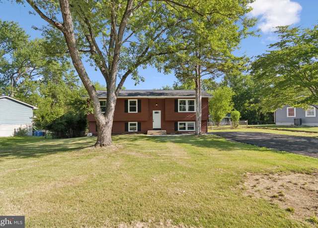 Property at 206 Via De Rosa Dr, Stafford, VA 22556, 4 beds, 3 baths