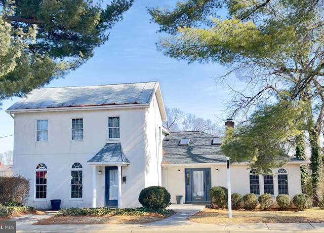 Property at 214 S Royal Ave, Front Royal, VA 22630, 3 beds, 4 baths