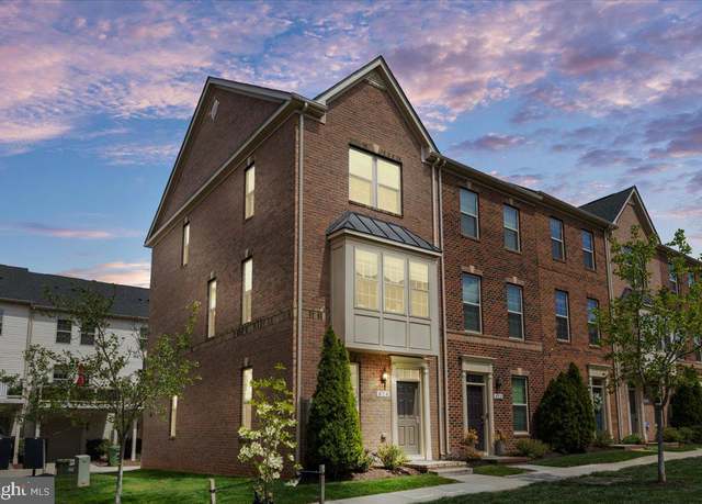 Property at 826 S Macon St, Baltimore, MD 21224, 2 beds, 2.5 baths