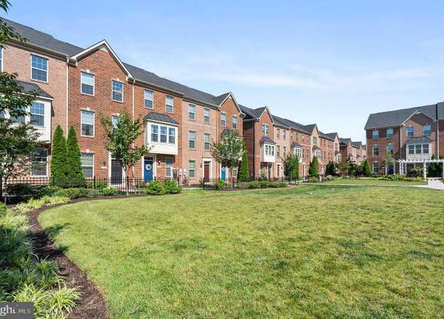 Property at 922 S Macon St, Baltimore, MD 21224, 2 beds, 2.5 baths