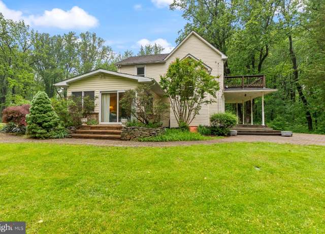 Property at 4889 Ilchester Rd, Ellicott City, MD 21043, 3 beds, 1.5 baths