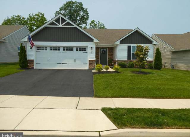 Property at 18 Senators Way, Berlin, NJ 08009, 3 beds, 2 baths