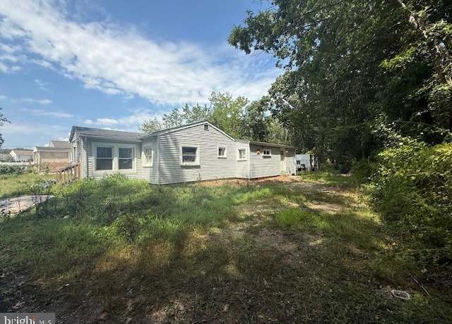 Property at 728 Prince Ave, Williamstown, NJ 08094, 2 beds, 2 baths