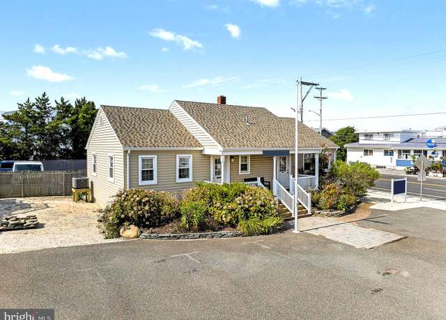 Property at 2 E 79th St, Harvey Cedars, NJ 08008, 5 beds, 1 bath
