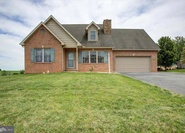Property at 4 Red Hawk Dr, Shippensburg, PA 17257, 3 beds, 2.5 baths