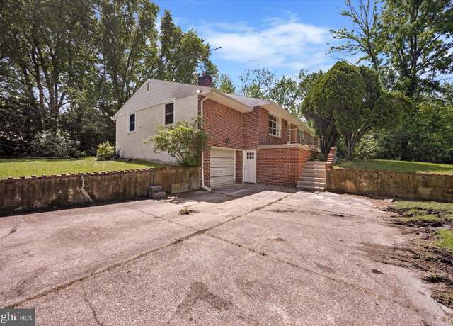 Property at 2055 Wharton Ave, Marcus Hook, PA 19061, 4 beds, 2.5 baths