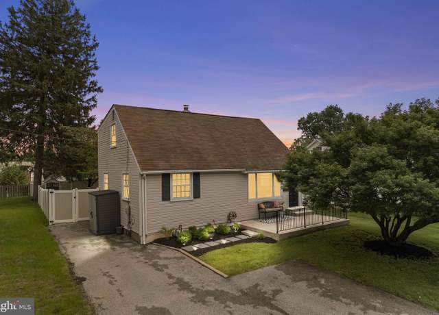 Property at 2625 Summit Ave, Broomall, PA 19008, 4 beds, 2.5 baths