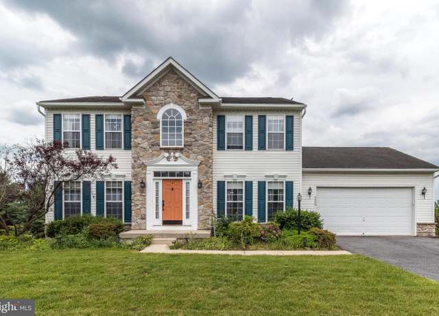 Property at 5300 Countryside Dr, Kinzers, PA 17535, 4 beds, 2.5 baths