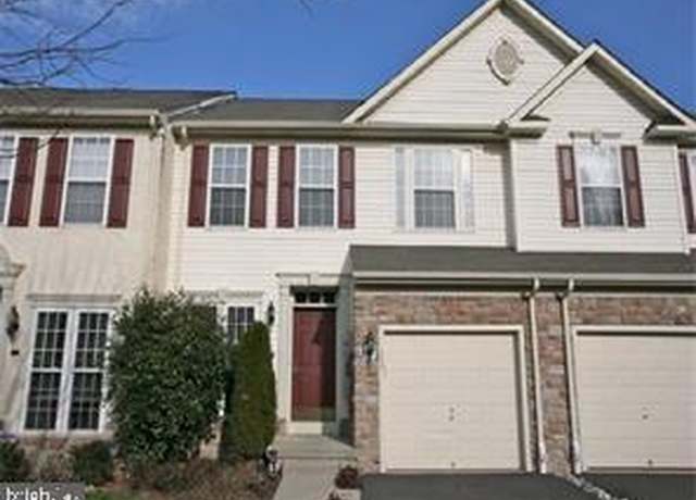 Property at 233 Creekside Dr, Pottstown, PA 19464, 3 beds, 2 baths