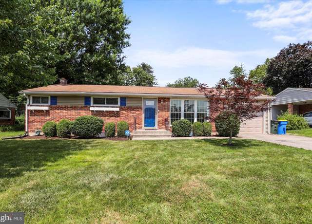 Property at 2453 Brookside Ln, York, PA 17402, 3 beds, 2 baths