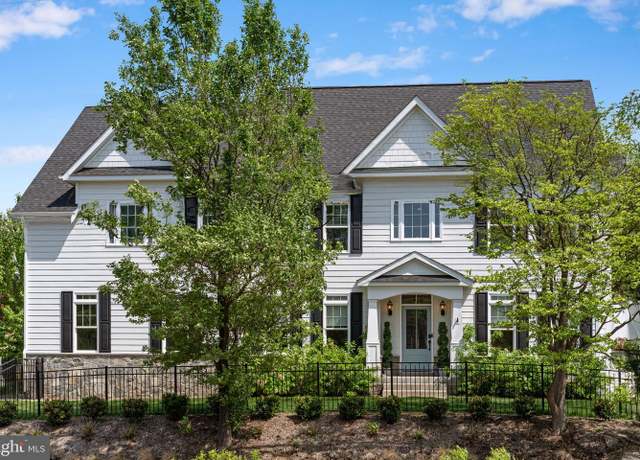 Property at 4950 34th St N, Arlington, VA 22207, 5 beds, 4.5 baths