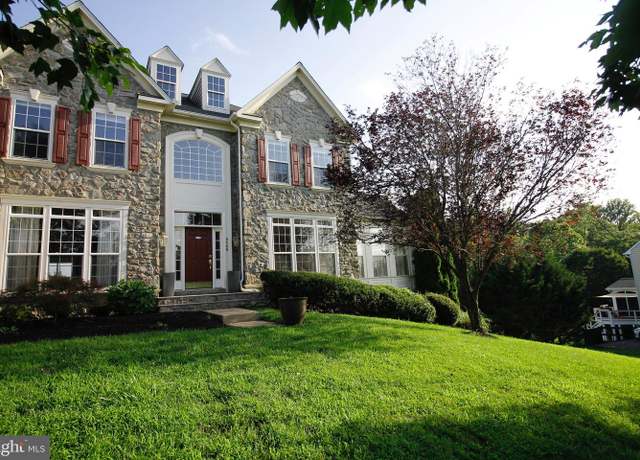 Property at 5569 Jamisons Farm Dr, Warrenton, VA 20187, 6 beds, 4.5 baths