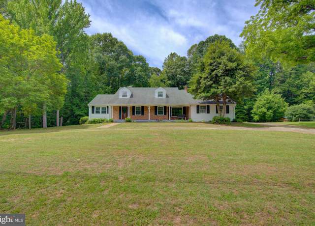 Property at 8406 Cedar Ln, King George, VA 22485, 4 beds, 5 baths