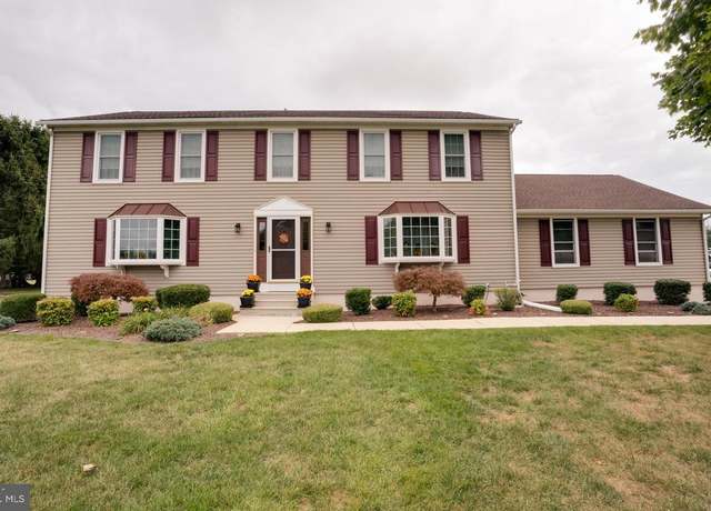 Property at 215 Oak Dr, Middletown, DE 19709, 4 beds, 2.5 baths