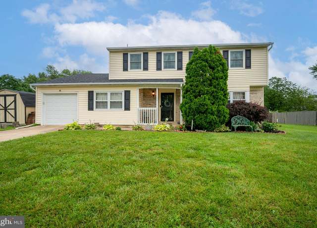 Property at 106 Autumn Horseshoe Bnd, Newark, DE 19702, 4 beds, 2.5 baths