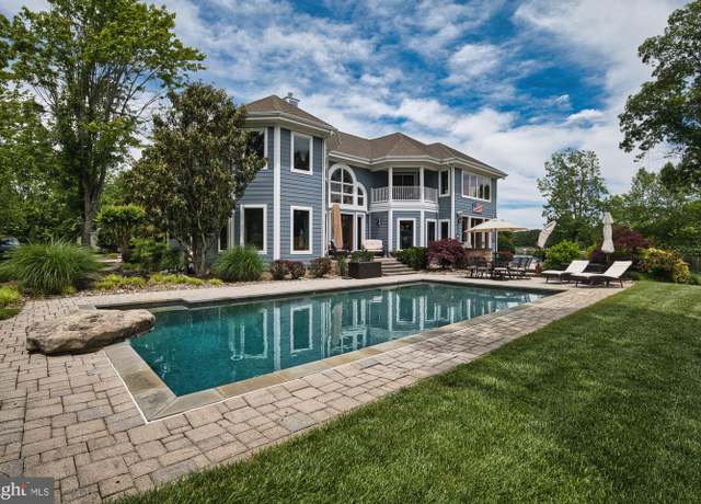 Property at 137 Tanners Point Dr, Stevensville, MD 21666, 5 beds, 3.5 baths