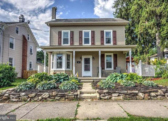 Property at 226 W Penn Ave, Robesonia, PA 19551, 2 beds, 1 bath