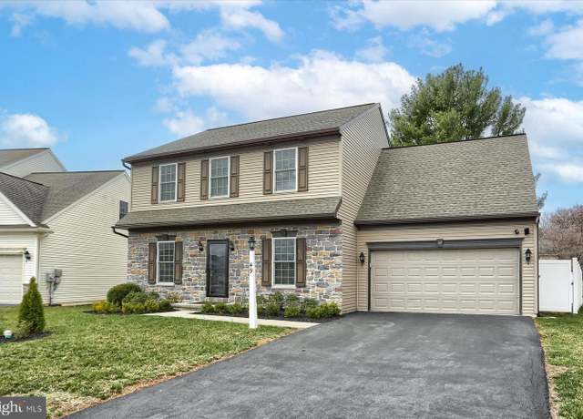 Property at 49 Hamlet Cir, Mechanicsburg, PA 17050, 4 beds, 2.5 baths