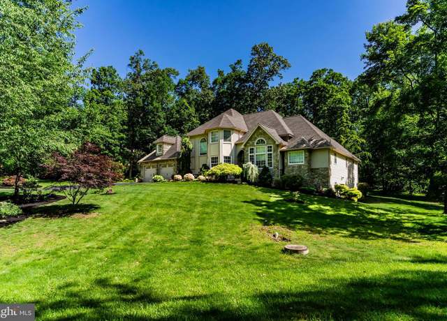 Property at 1760 White Oak Cir, Dauphin, PA 17018, 4 beds, 3 baths