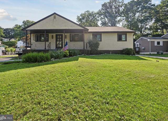 Property at 647 Glendale Rd, Havertown, PA 19083, 3 beds, 2 baths