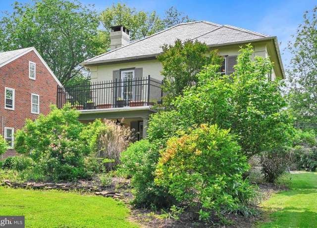 Property at 714 N President Ave, Lancaster, PA 17603, 4 beds, 2.5 baths