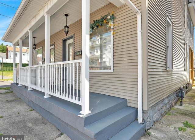 Property at 117 N Oak St, Coal Township, PA 17866, 3 beds, 1 bath