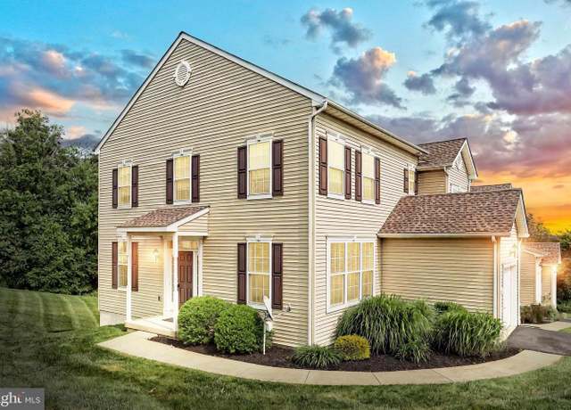 Property at 2236 Live Oak Ln #2236, York, PA 17406, 3 beds, 2.5 baths