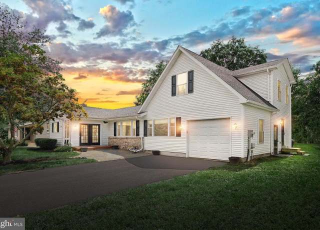 Property at 12 Keller Ave, Hellam, PA 17406, 4 beds, 2 baths
