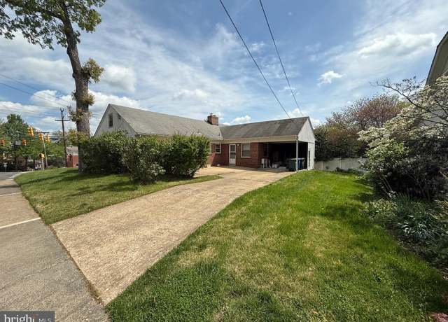 Property at 2846 Lorcom Ln, Arlington, VA 22207, 3 beds, 1.5 baths