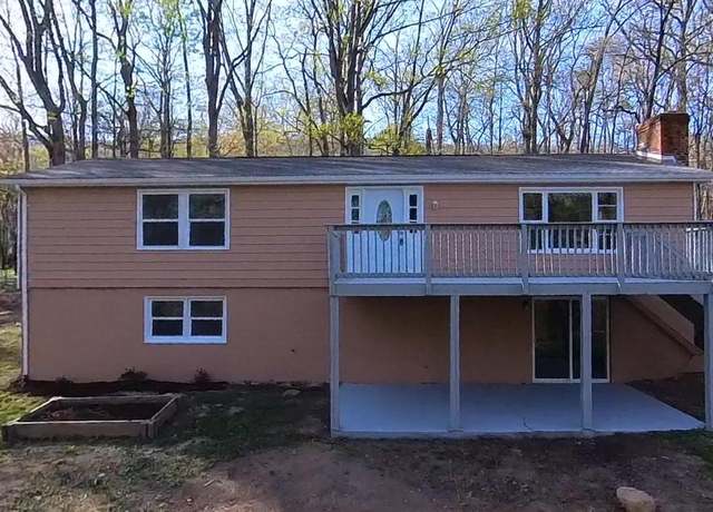Property at 202 Falcon Trl, Winchester, VA 22602, 3 beds, 2 baths