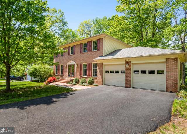 Property at 4306 Birch Pond Ln, Fairfax, VA 22033, 4 beds, 3.5 baths