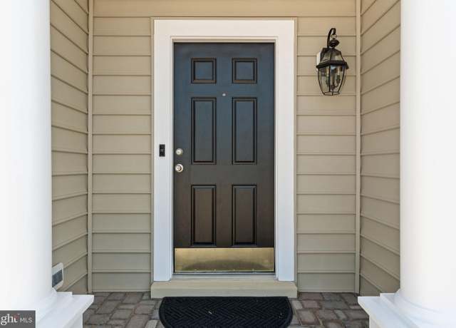 Property at 13191 Triple Crown Loop, Gainesville, VA 20155, 4 beds, 4.5 baths