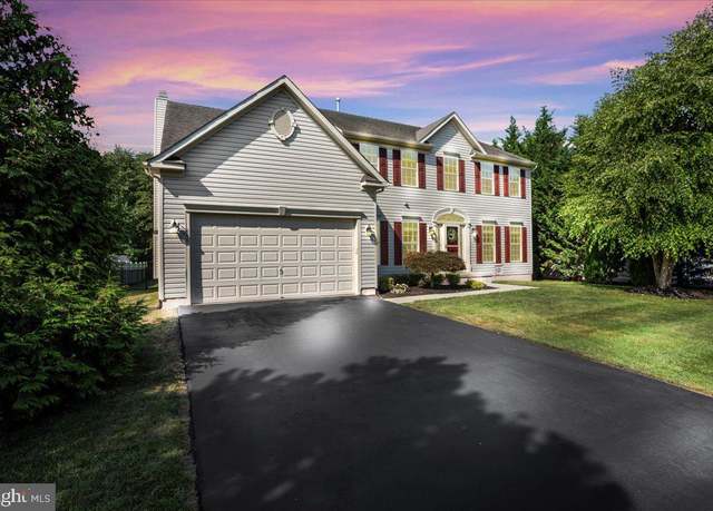 Property at 606 Archibald Ln, Florence, NJ 08518, 4 beds, 2.5 baths