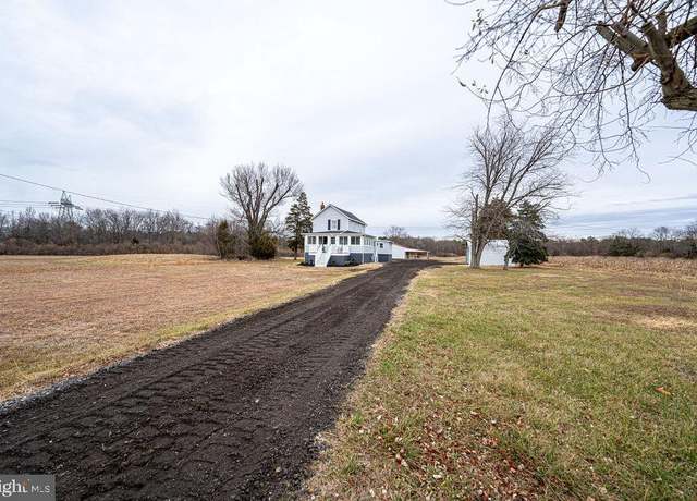 Property at 672 Old White Horse Pike, Atco, NJ 08004, 3 beds, 1.5 baths