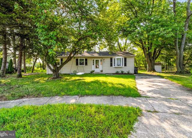 Property at 25 Estates Ct, Pine Hill, NJ 08021, 3 beds, 1 bath