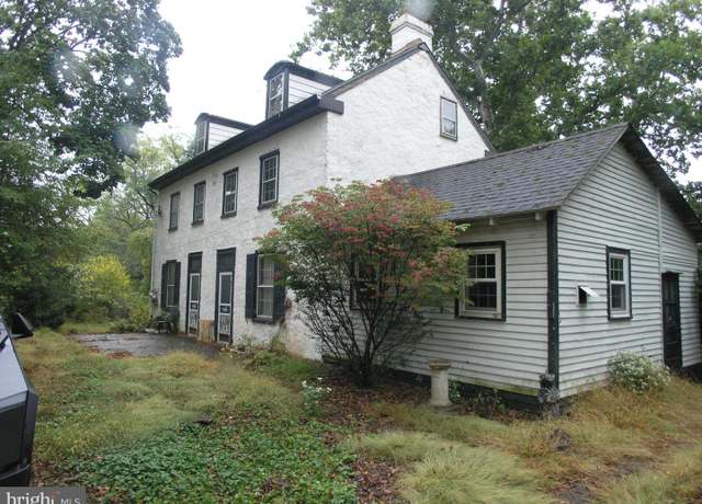Property at 800 New Rd, Southampton, PA 18966, 2 beds, 1 bath