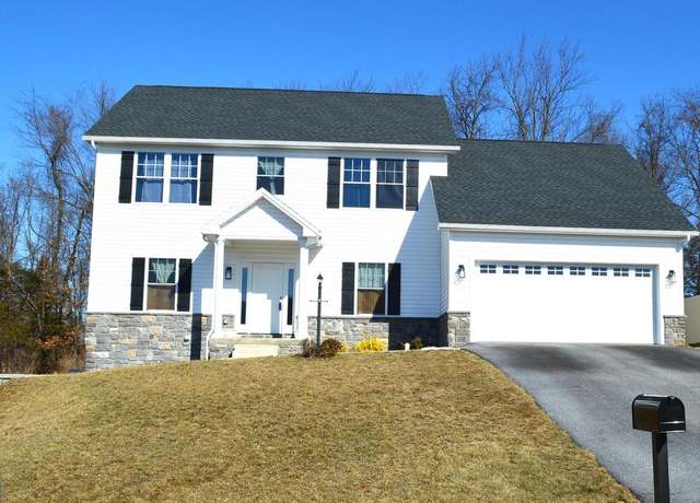 Property at 209 White Oak Cir, Mount Holly Springs, PA 17065, 4 beds, 2.5 baths